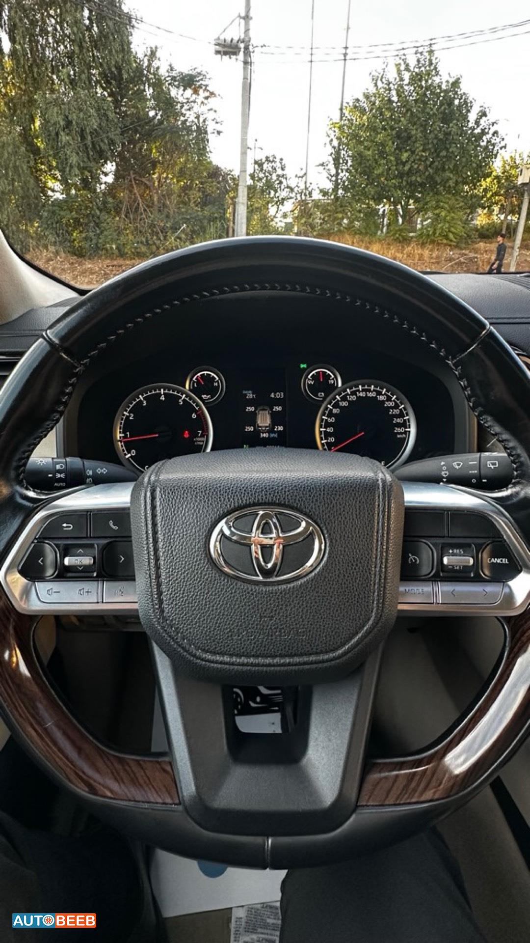 تويوتا لاندكروزر 2022