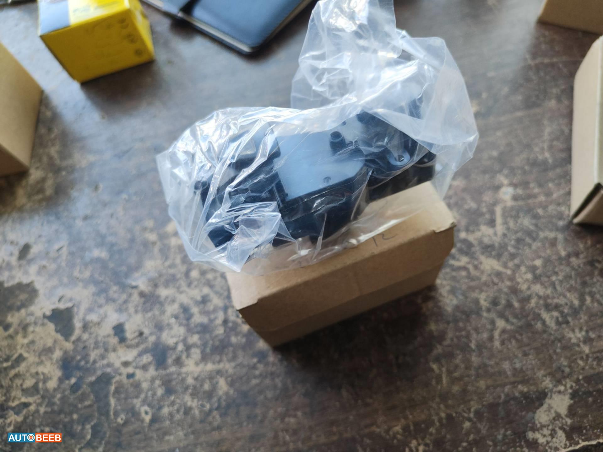 كبسة باب امامي خلفي مفرد ميتسوبيشي لانسر 2011 2012 2013 2014