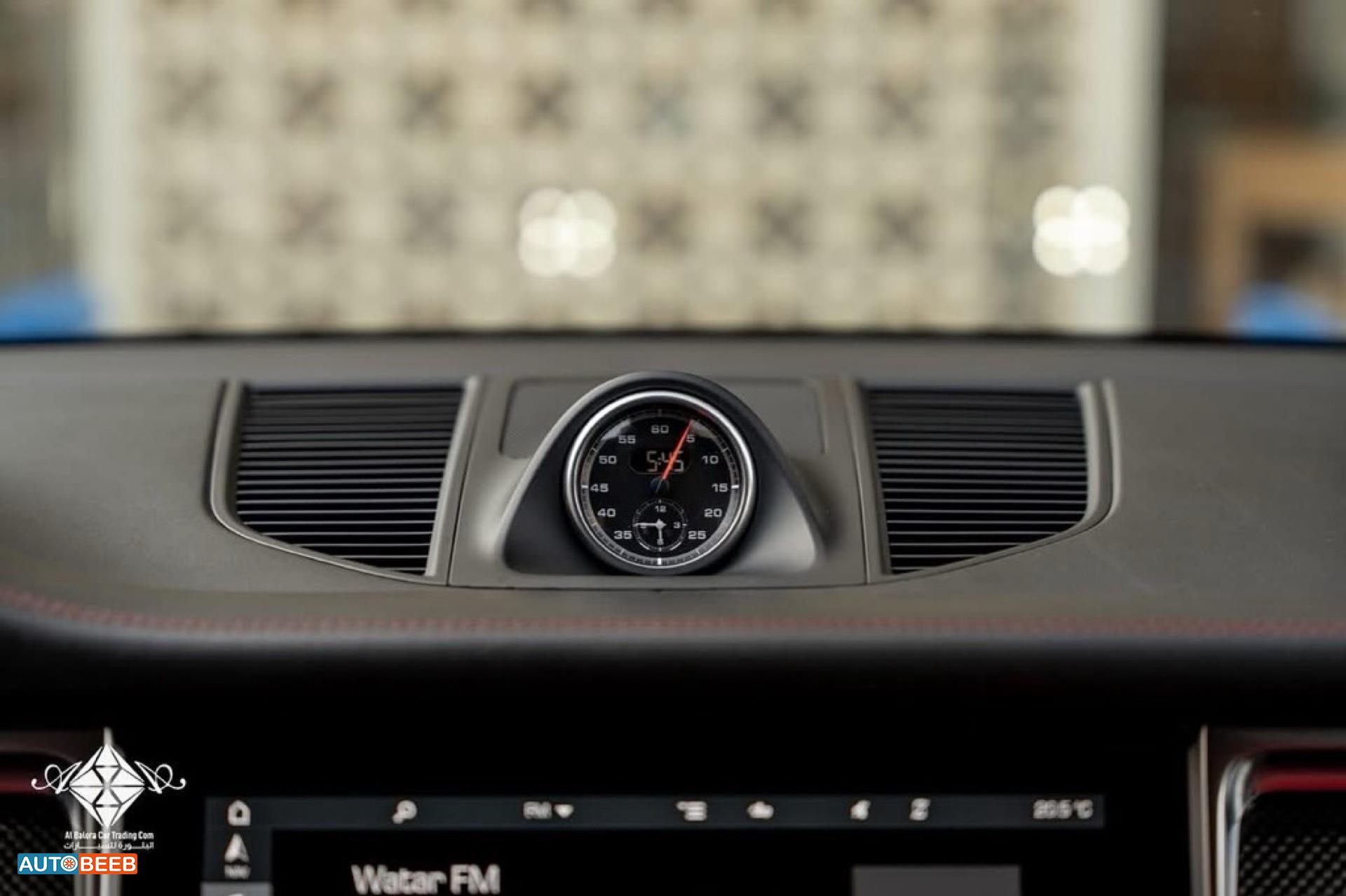 بورش ماكان 2020