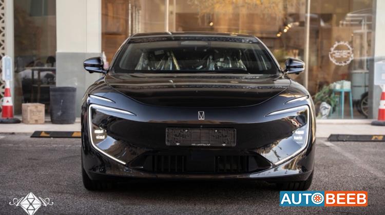 Avatr Model 012 2025