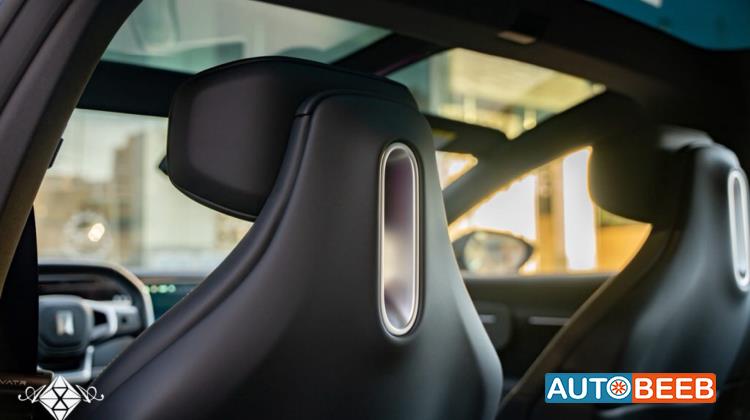 Avatr Model 012 2025