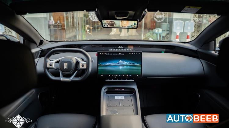 Avatr Model 012 2025