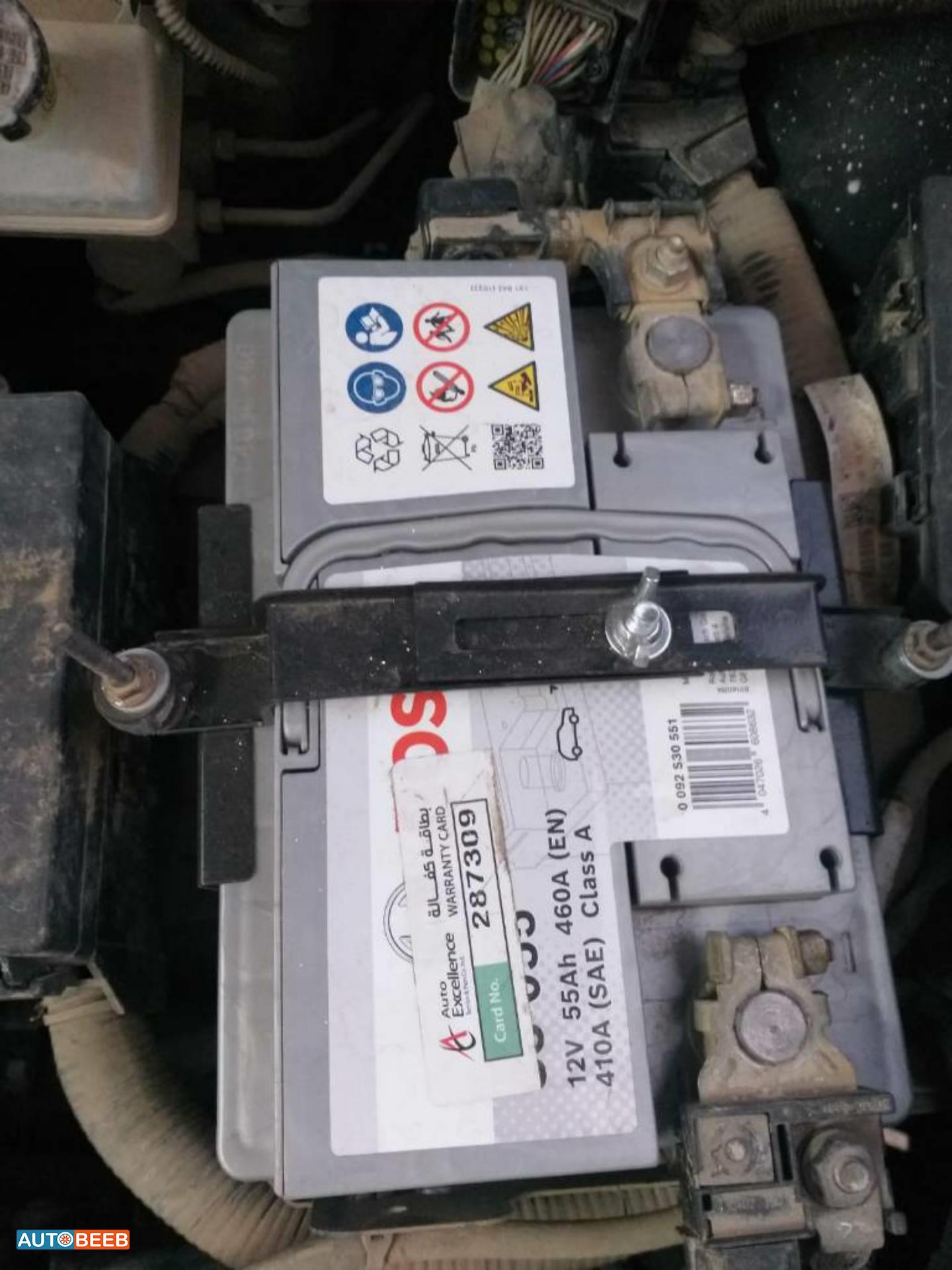 نيسان ليف 2013