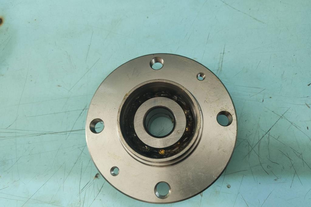 هب عجل خلفي بيجو 307 2004 2005 2006 2007 2008 2009 2010 2011