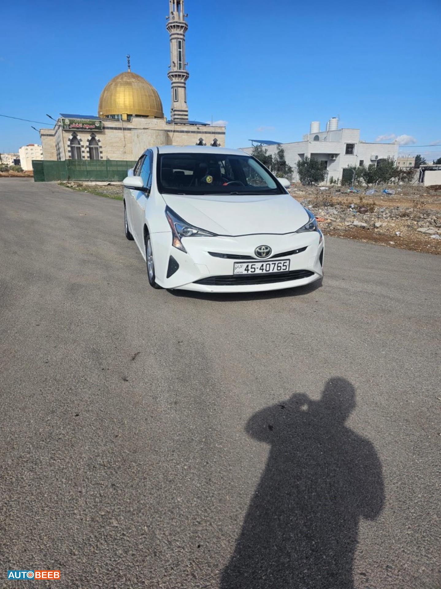 تويوتا بريوس 2018