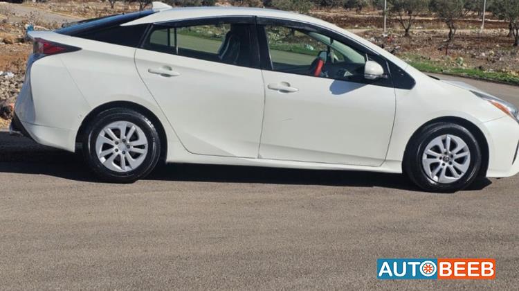 تويوتا بريوس 2018