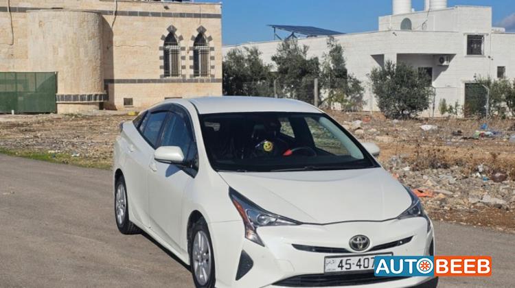 تويوتا بريوس 2018