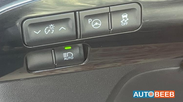 تويوتا بريوس 2018