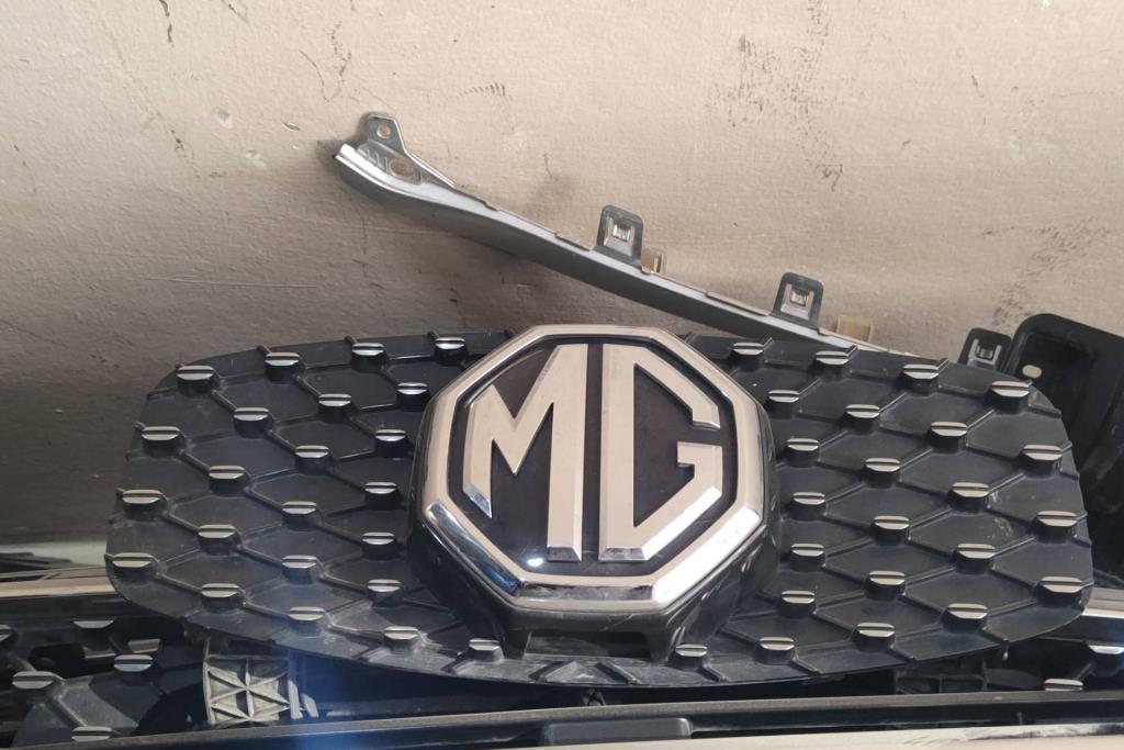 شل امامي ام جي es5 2022 2023