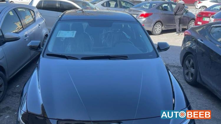 Hyundai Elantra 2024