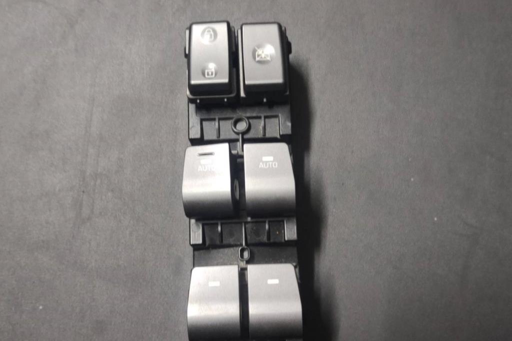 Cabin  Control buttons Hyundai Ioniq