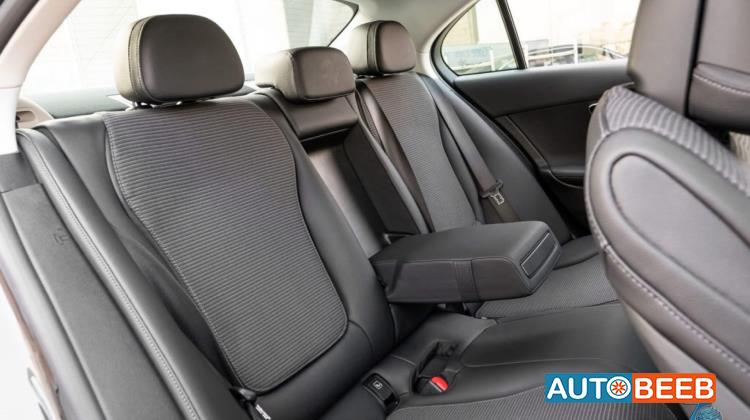 مرسيدس بنز C200 2023