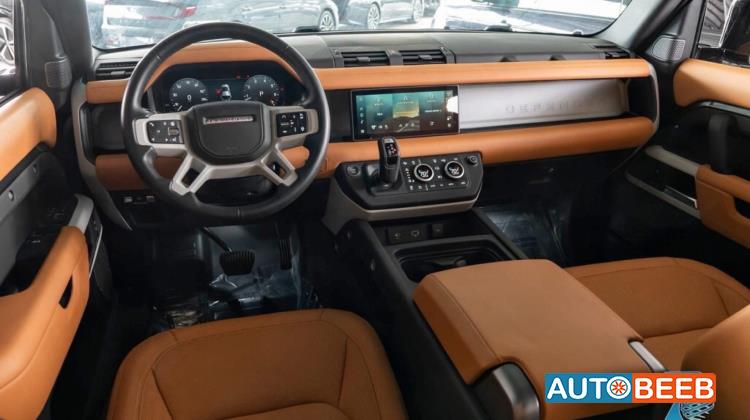 Land Rover Defender 2024