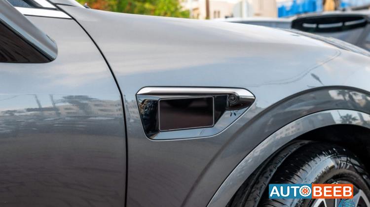 Avatr Model 011 2023