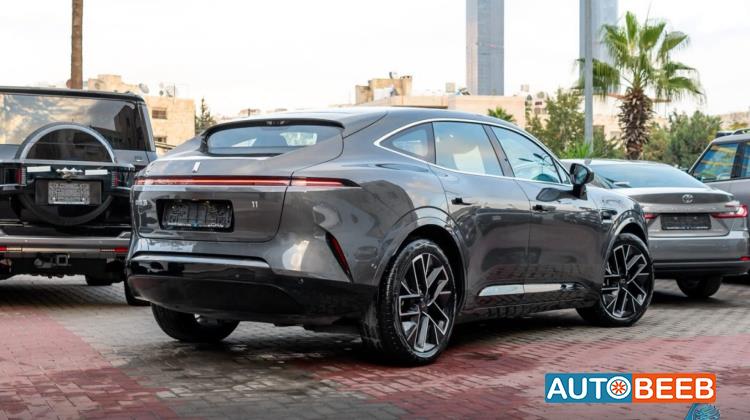 Avatr Model 011 2023