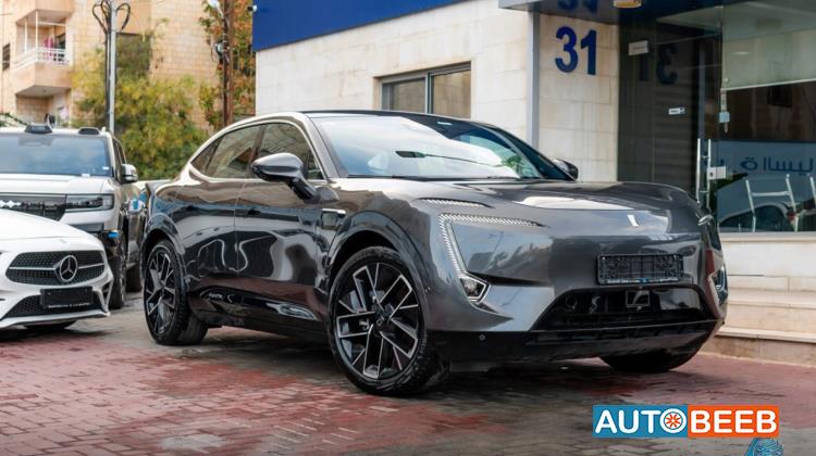 Avatr Model 011 2023