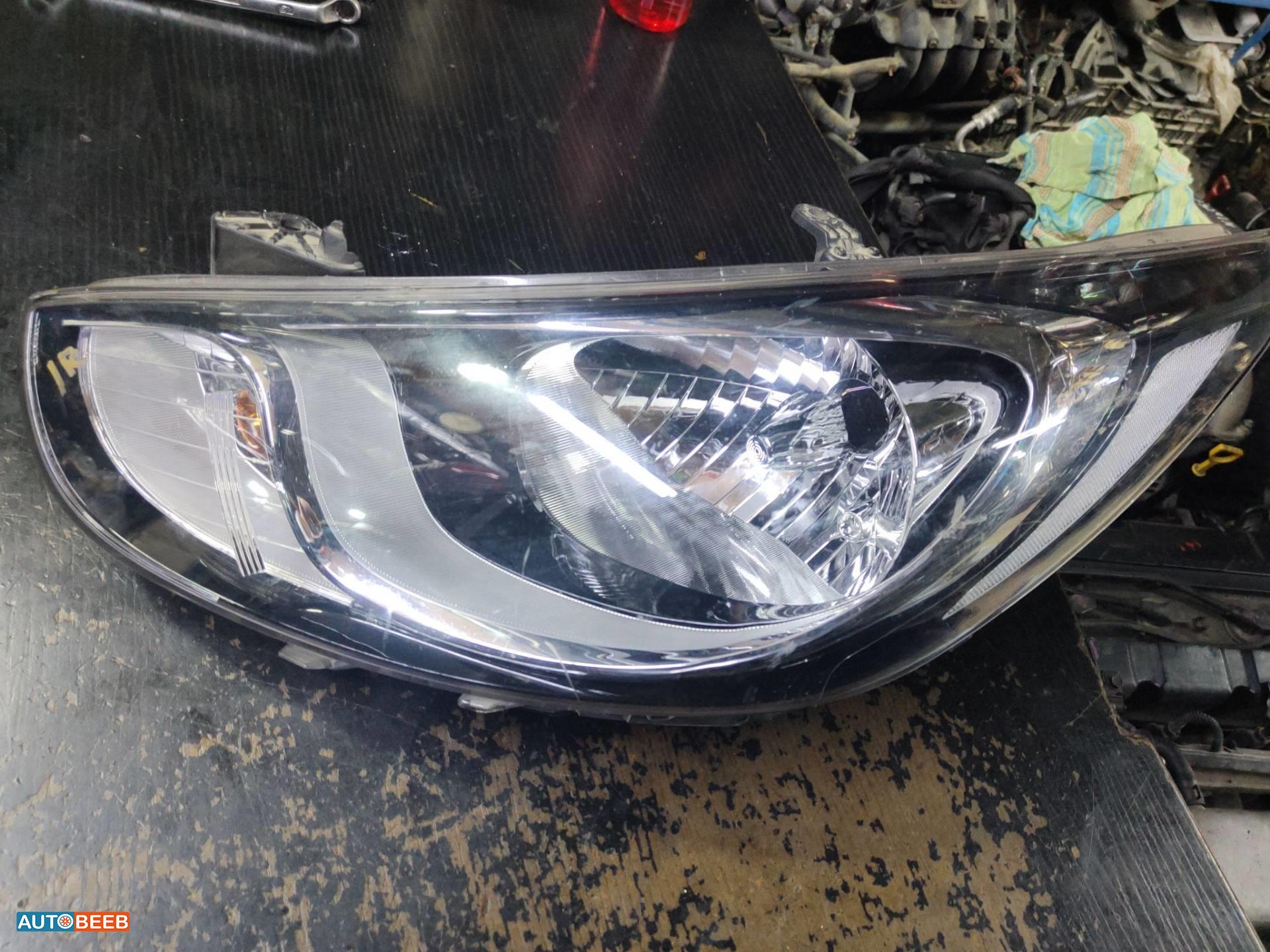 Lights Front light Hyundai Accent