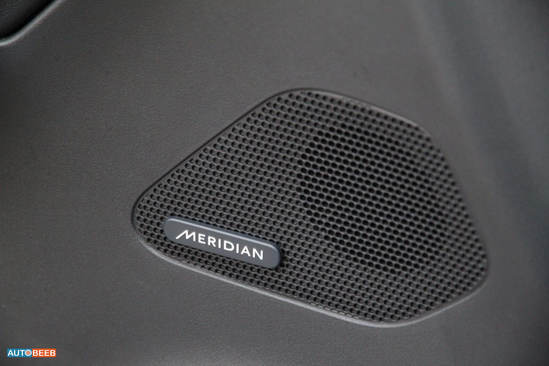 جاكوار F-Pace 2017