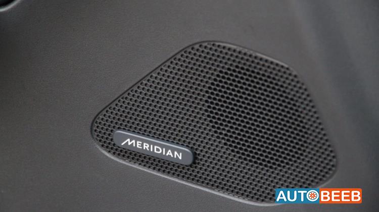 جاكوار F-Pace 2017