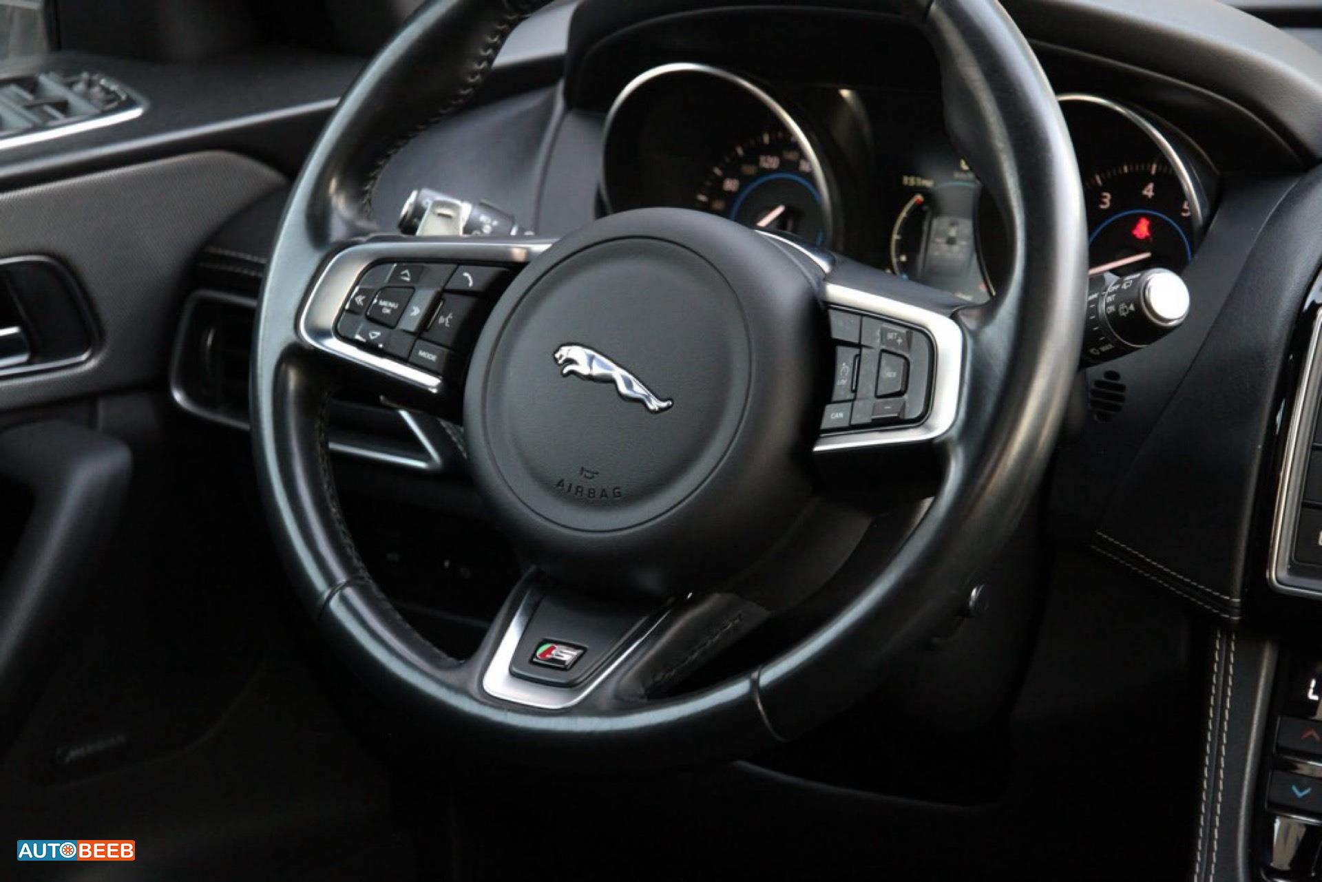 جاكوار F-Pace 2017