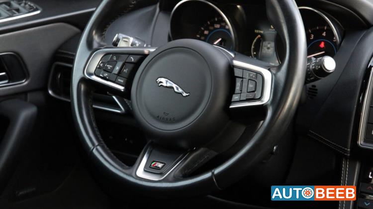 جاكوار F-Pace 2017