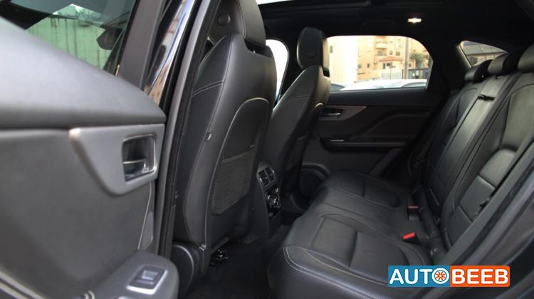 جاكوار F-Pace 2017