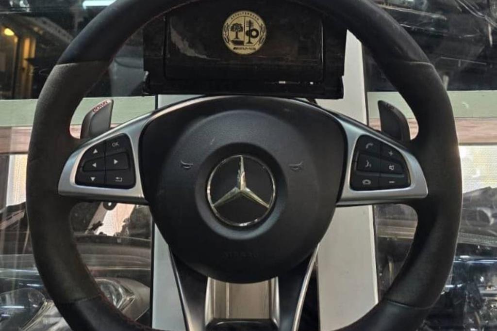 Cabin  Steering Wheel Mercedes Benz C200