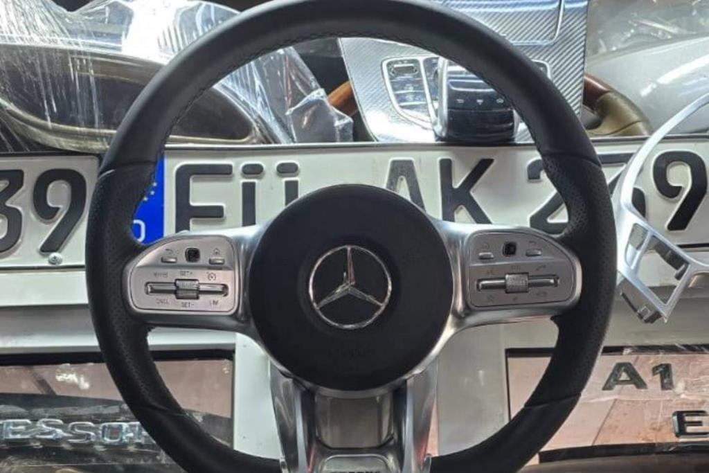 Cabin  Steering Wheel Mercedes Benz E200