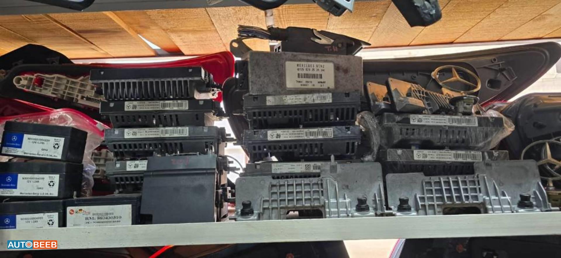 شاشة مسجل مرسيدس c200 e200 2011 2012 2013 2014 2015 2016