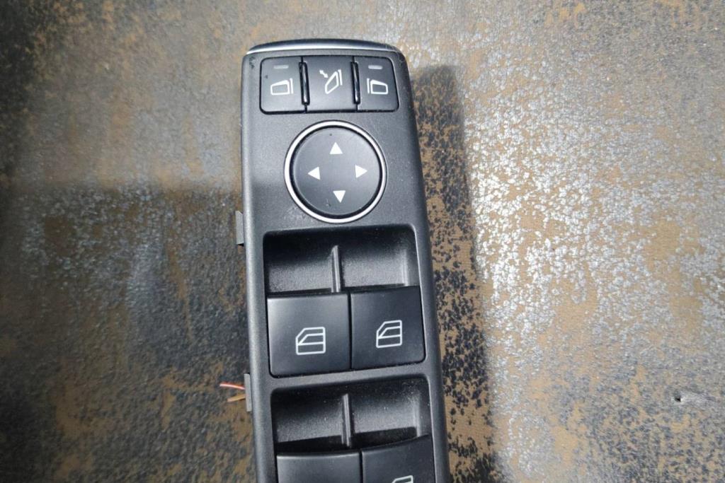 Cabin  Control buttons Mercedes Benz E200