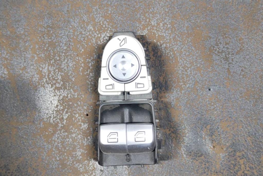 Cabin  Control buttons Mercedes Benz C200