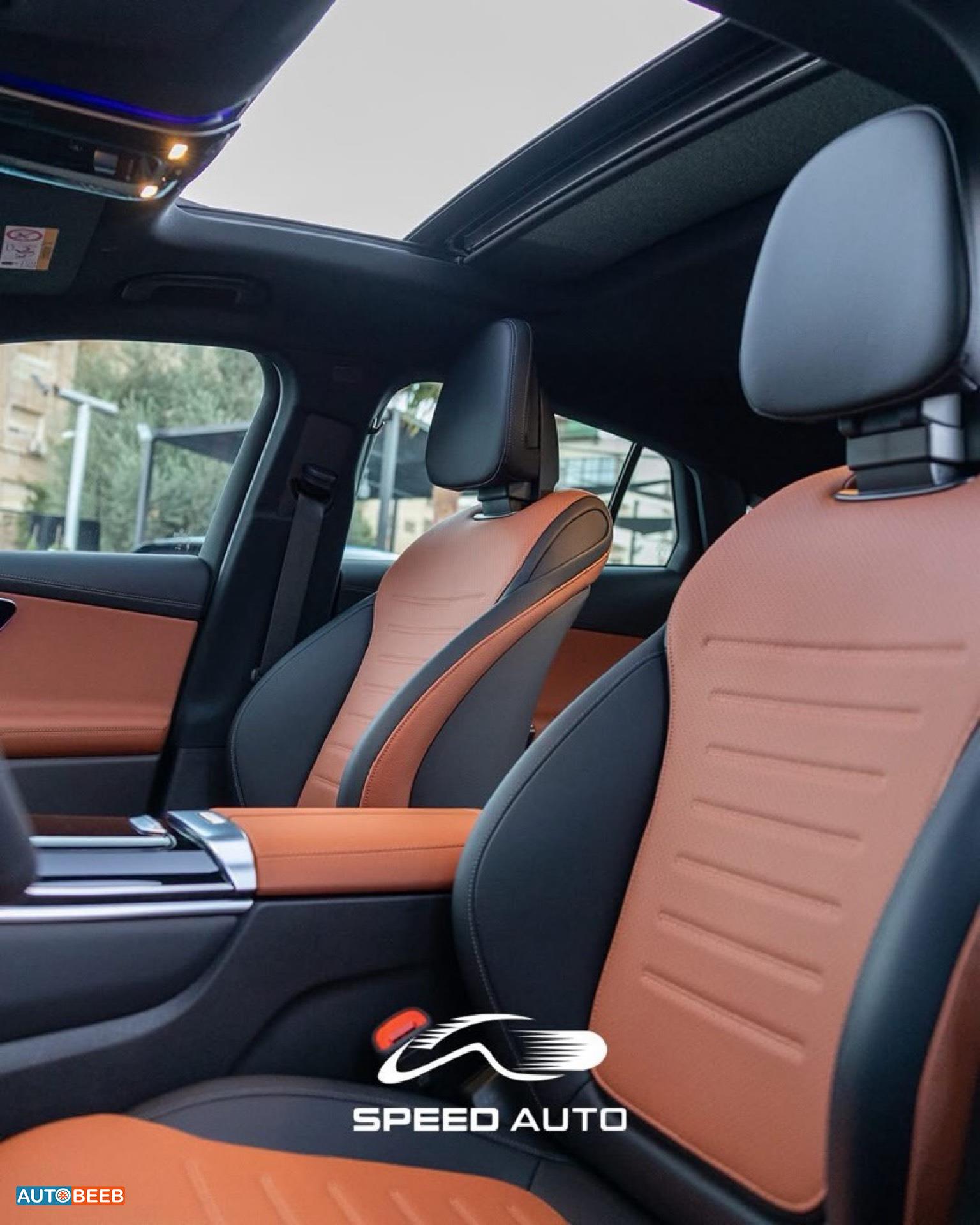 Mercedes Benz GLC200 2024