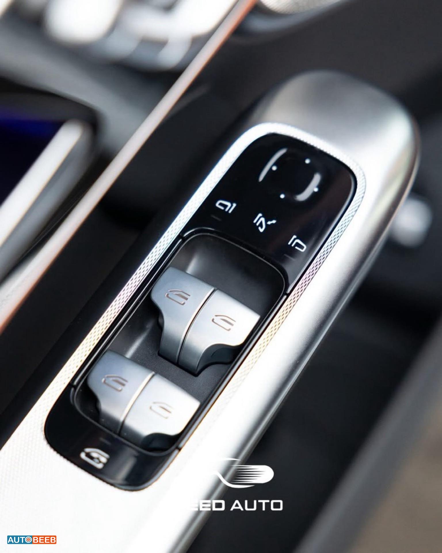 Mercedes Benz GLC200 2024