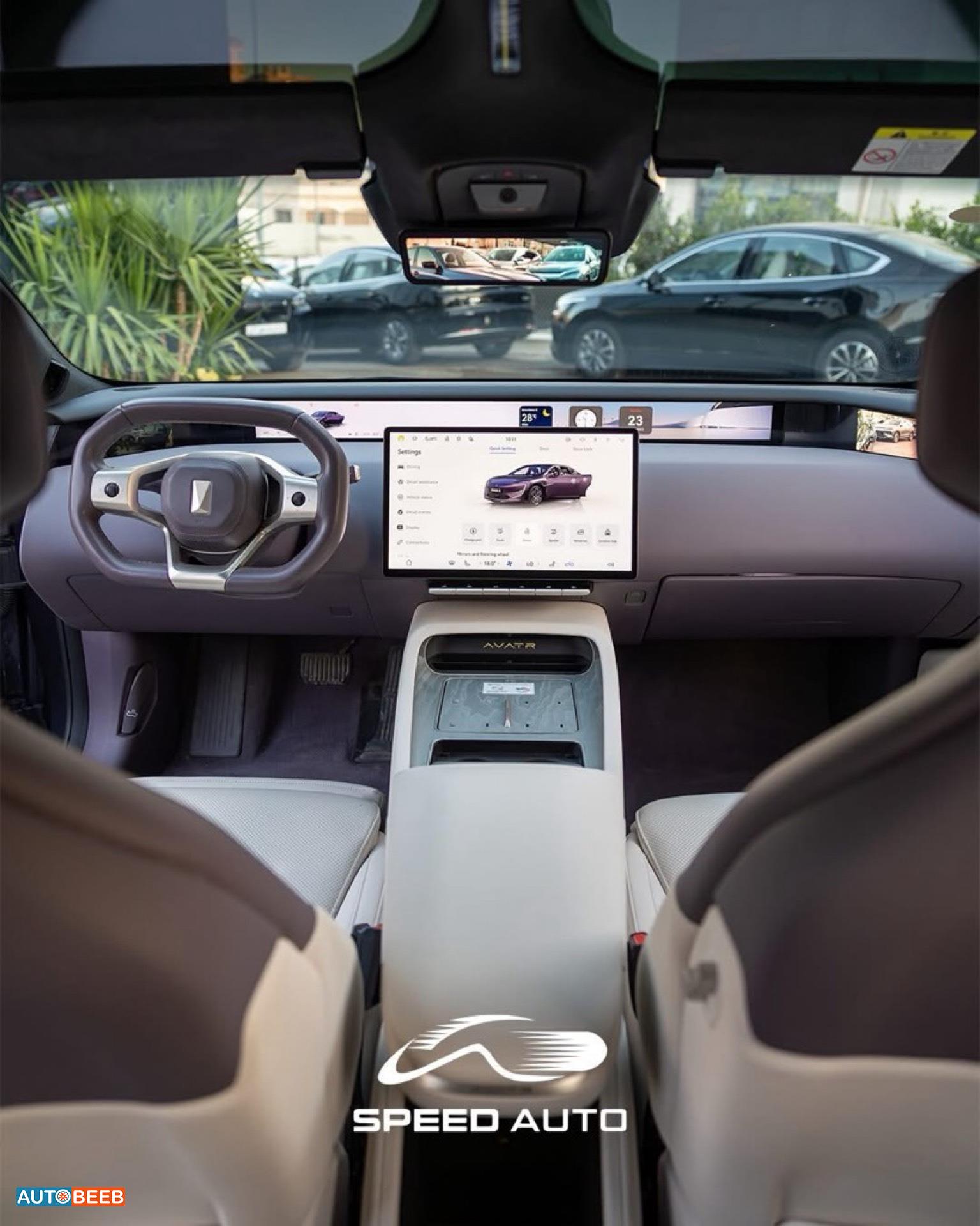 Avatr Model 012 2023