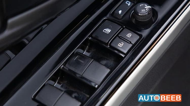 تويوتا bZ4X 2023