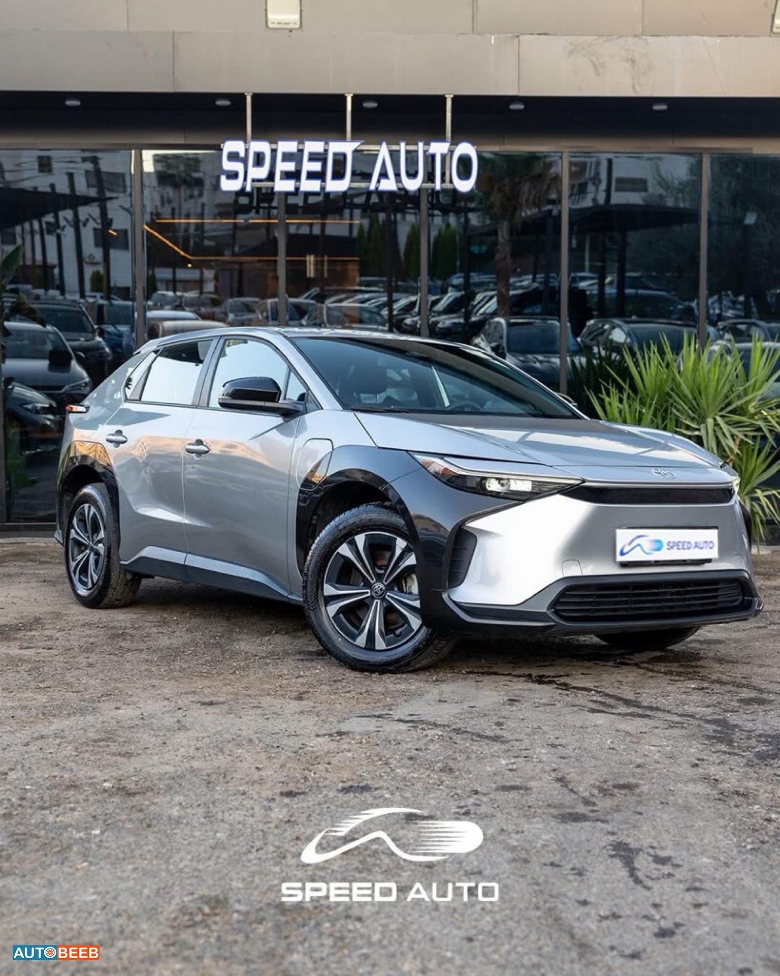 تويوتا bZ4X 2023