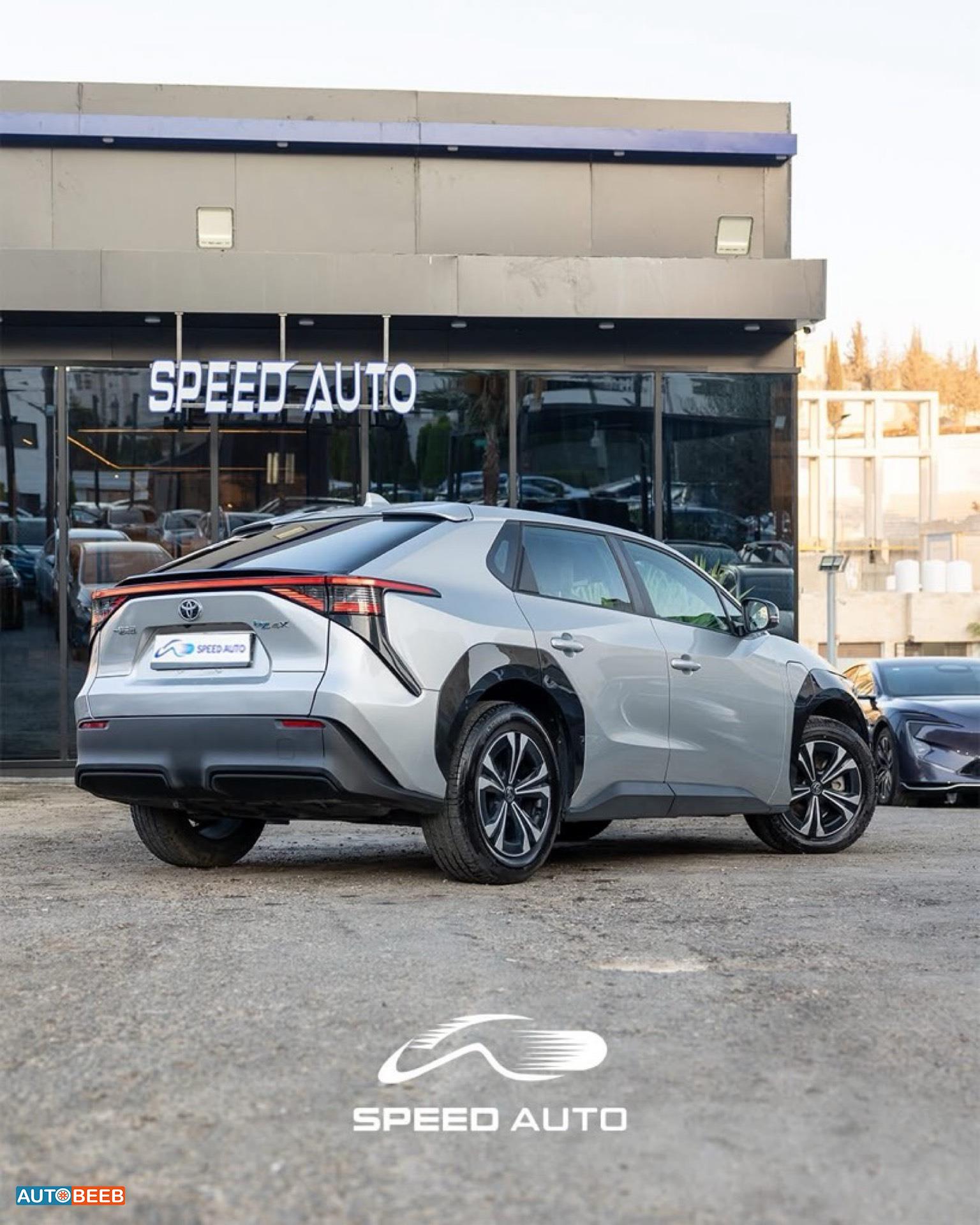 تويوتا bZ4X 2023