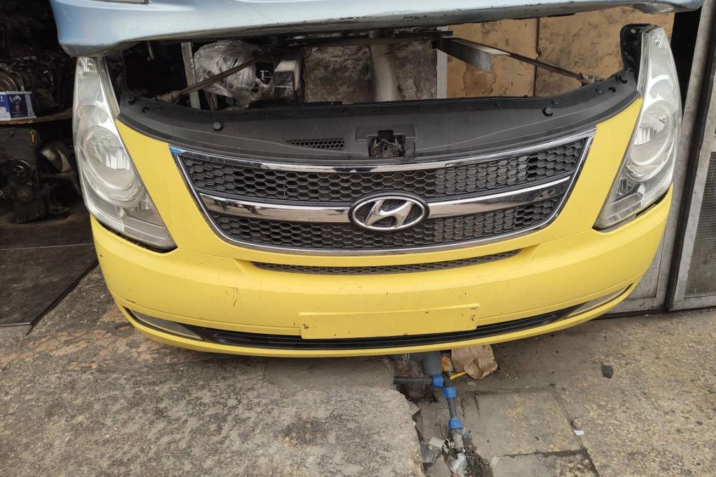 واجهة أمامية طمبون اضوية يمين شمال هيونداي اتش1 2015