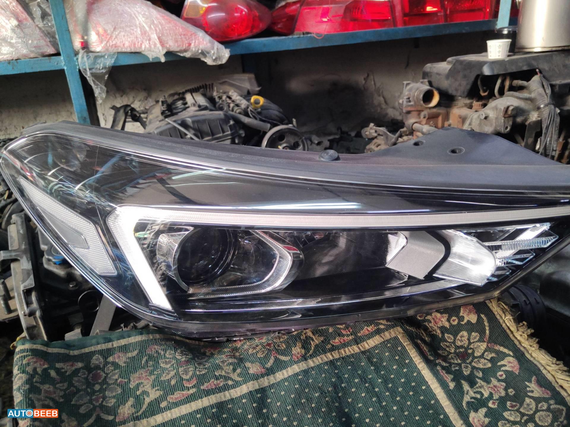 ضوء امامي يمين شمال هيونداي توسان 2015 2016