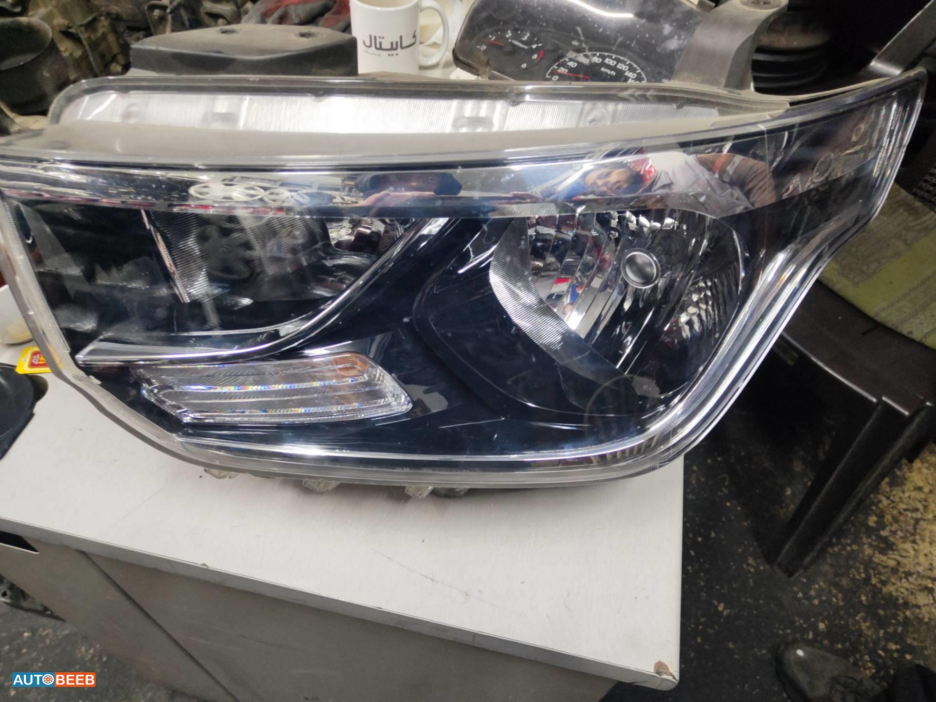 ضوء امامي يمين شمال هيونداي اتش1 ستاركس 2019 2020 2021 2022