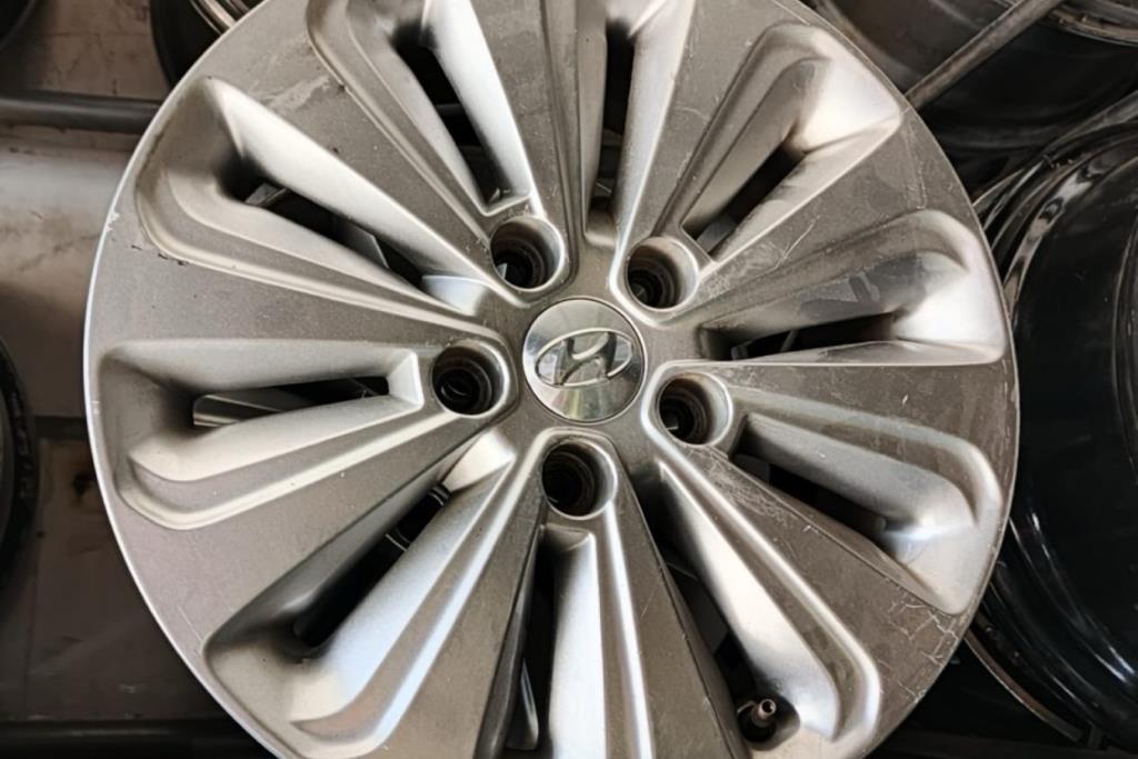 طقم جنطات هيونداي سوناتا 5براغي 16