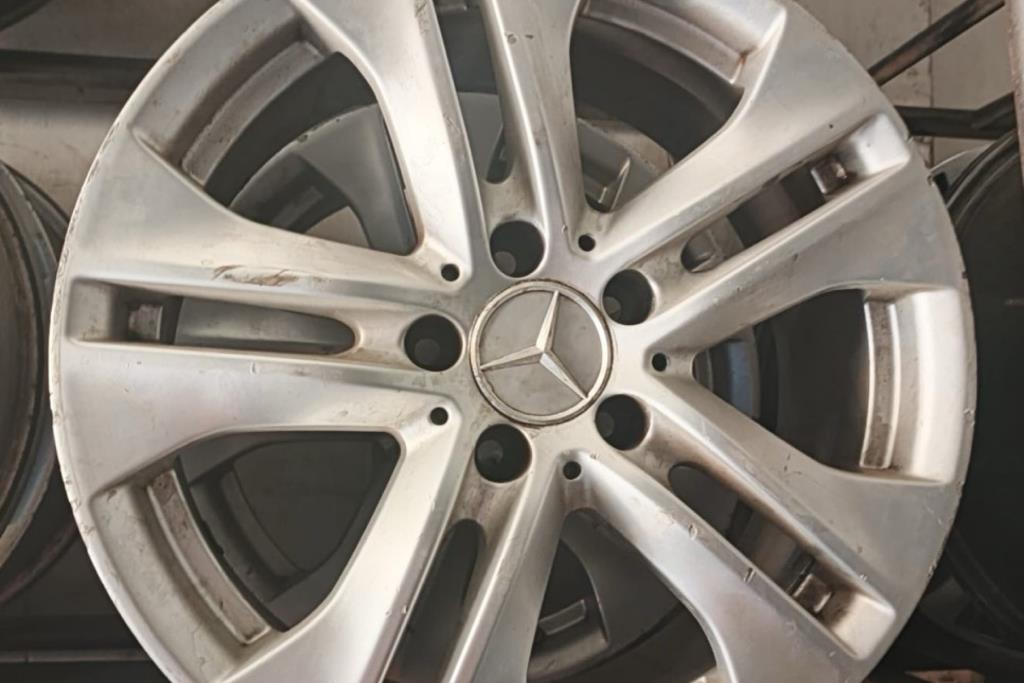 طقم جنطات مرسيدس 5براغي 17