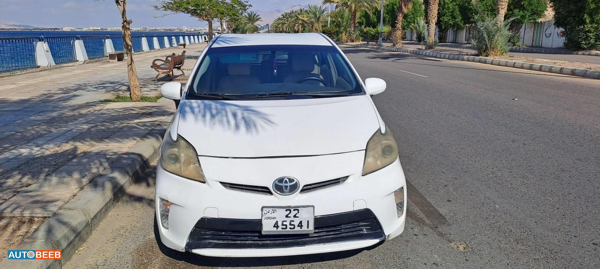 تويوتا بريوس 2015