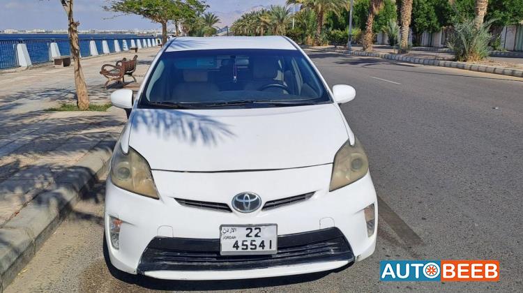 تويوتا بريوس 2015