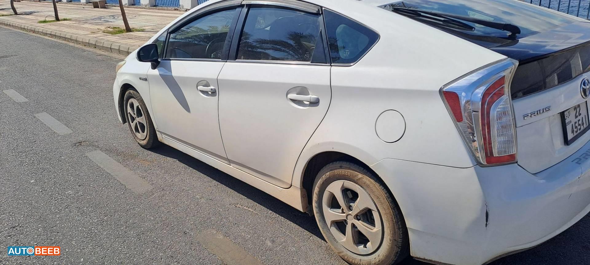 تويوتا بريوس 2015