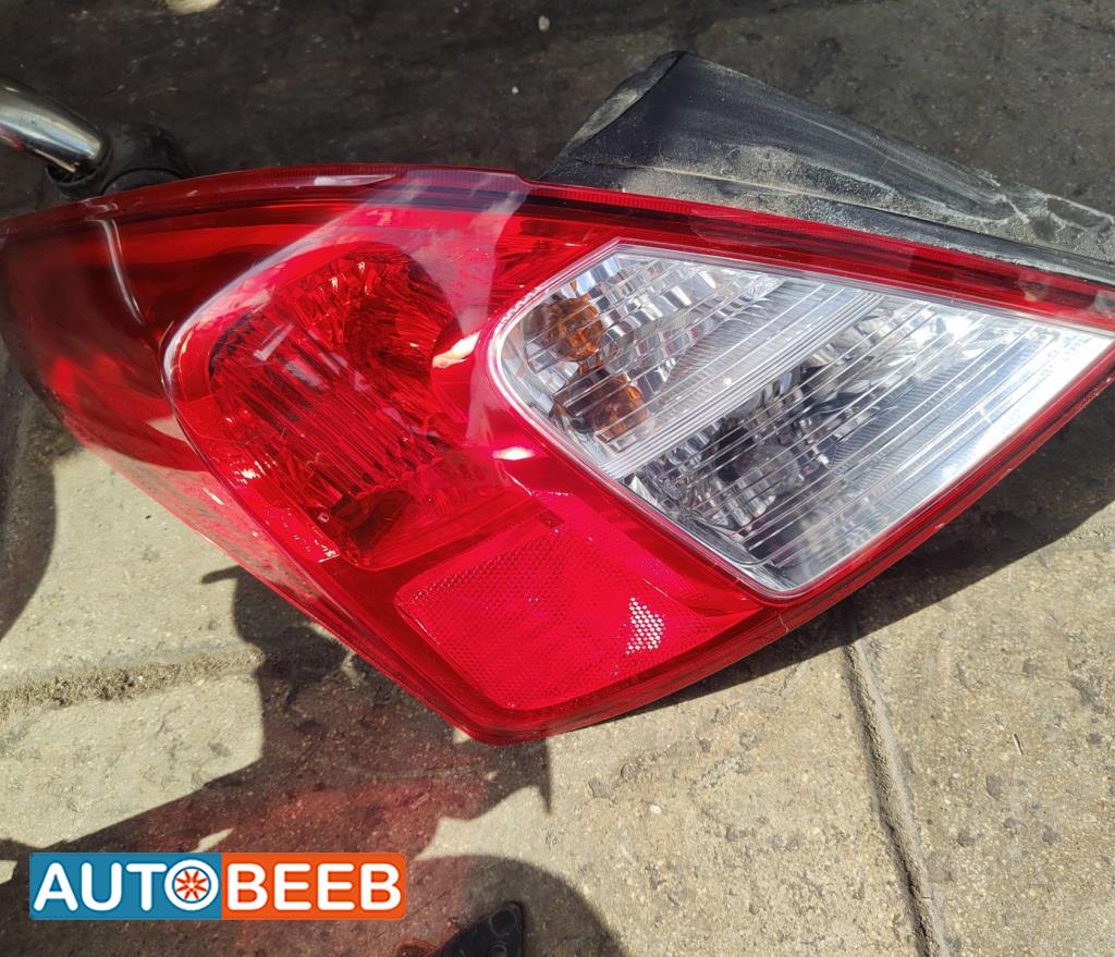 ضوء خلفي يمين شمال نيسان صني 2013 2014 2015 2016 2017