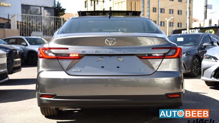 Toyota Camry 2025