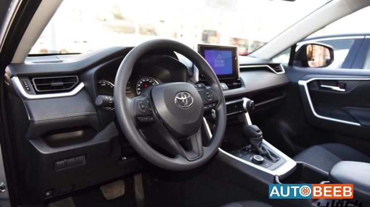 Toyota RAV4 2025