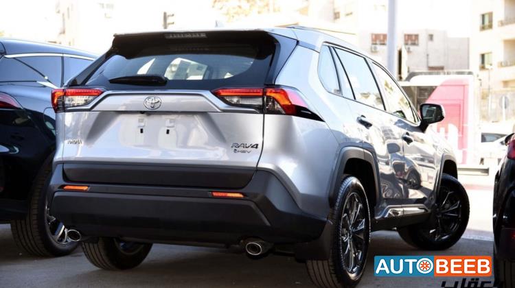 Toyota RAV4 2025