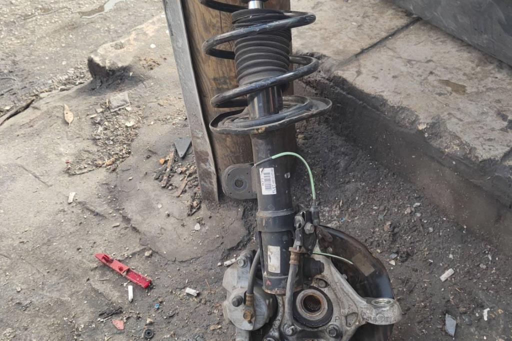  Shock Absorber Toyota Prius